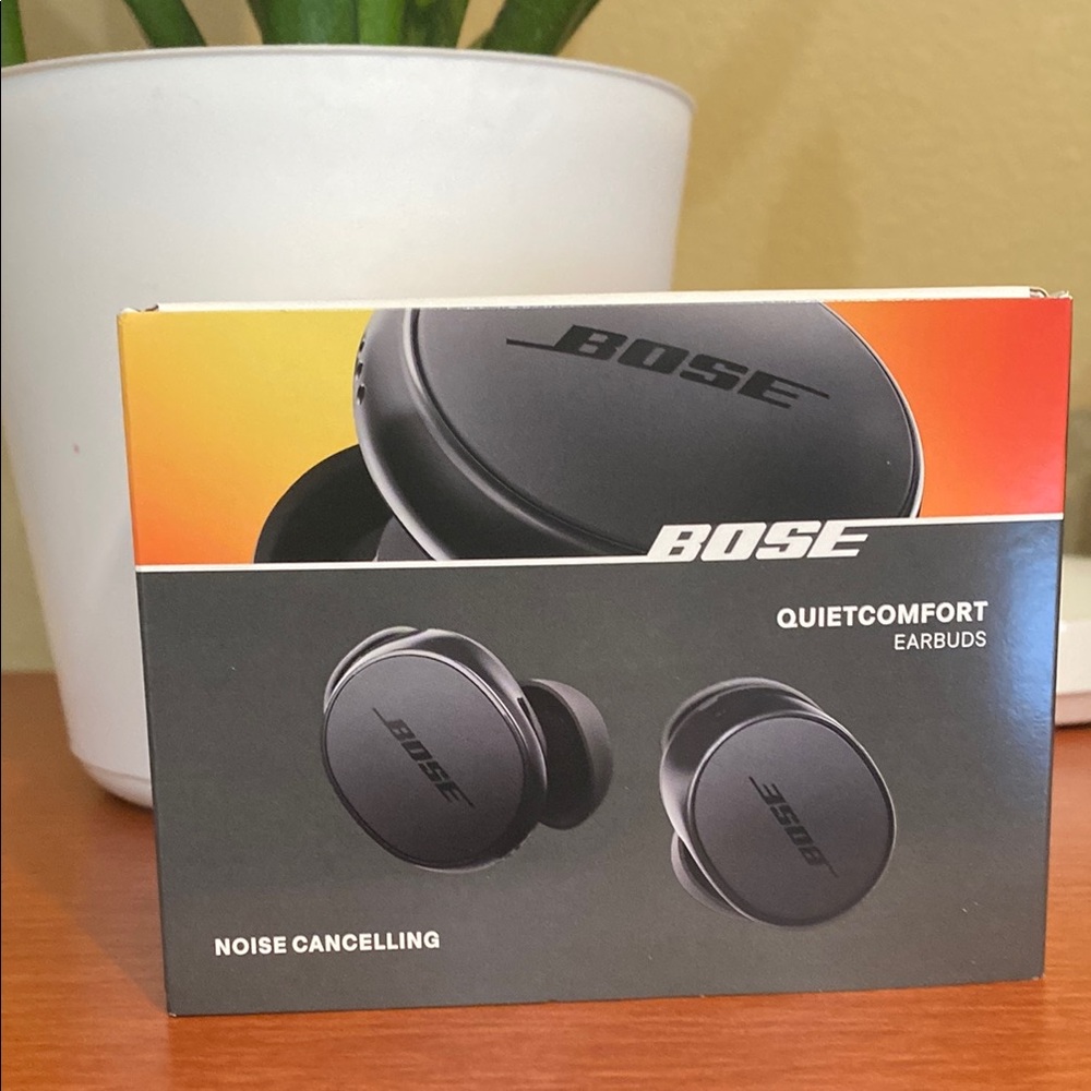 NEW! - Bose QuietComfort Noise Cancelling Earbuds - Black.